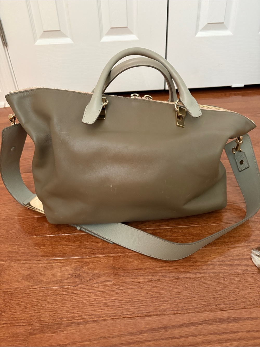 Chloe Bayleigh Leather Top-Handle Shoulder Bag with Gold Hardware - Picture 5 of 16